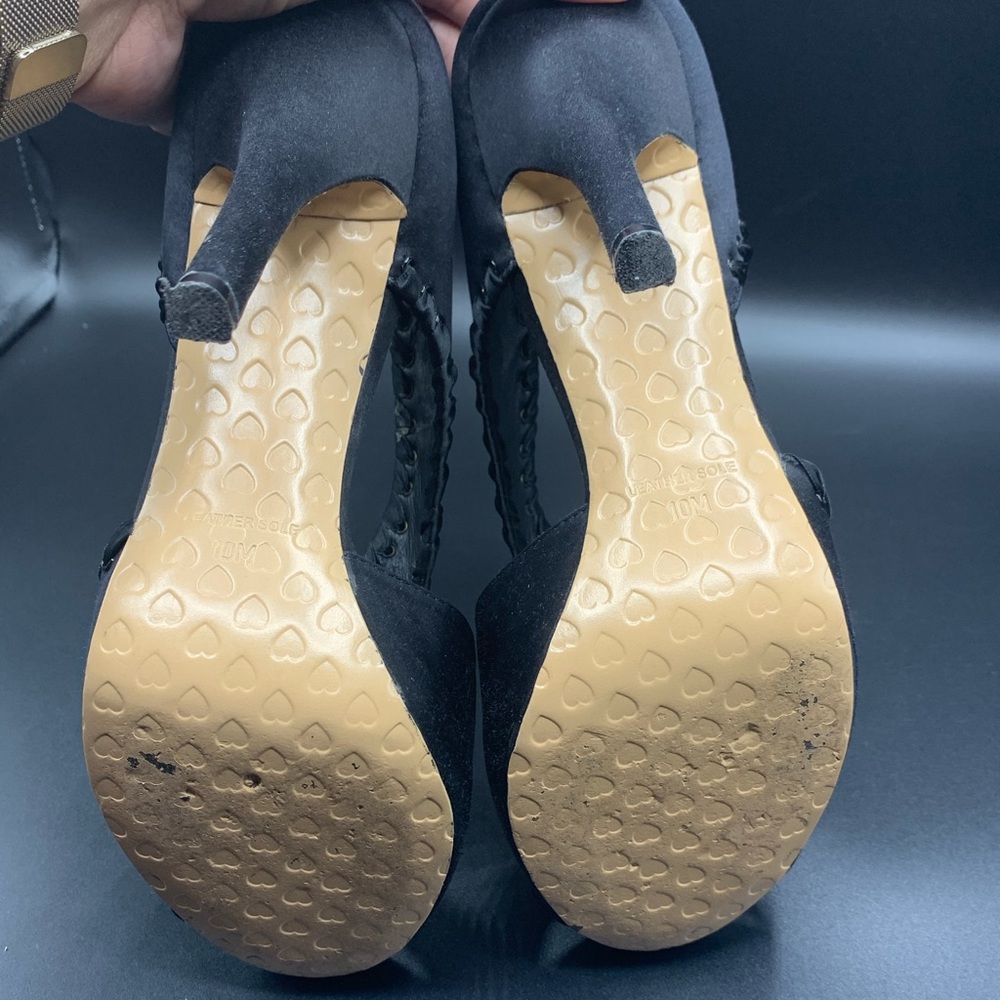 Betsey Johnson Walter Pumps - Picture 5 of 6